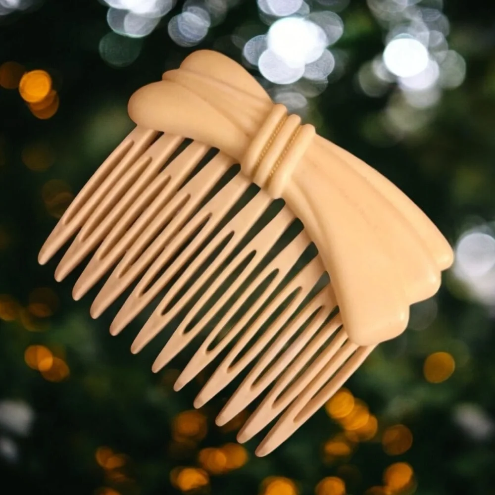 1980’s Dainty Cream Colored French Hair‎ Comb, Minimalist, Deadstock Vintage